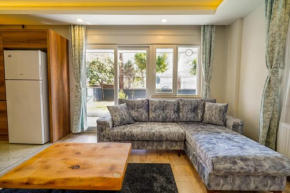 Pleasant Modern Flat Walking Distance to Kaleici in Muratpasa, Antalya, Antalya
